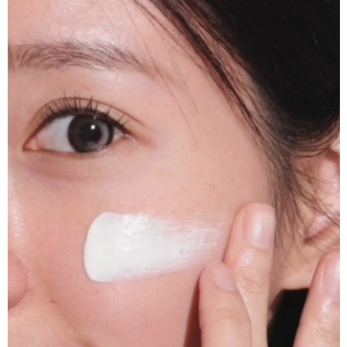 Tone-up Watering Sunscreen [SPF50+/PA++++], 60ml - Image 5