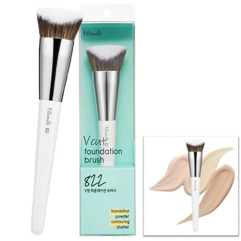 V-Cut Foundation Brush 822, 1ea, 1pack - Image 2