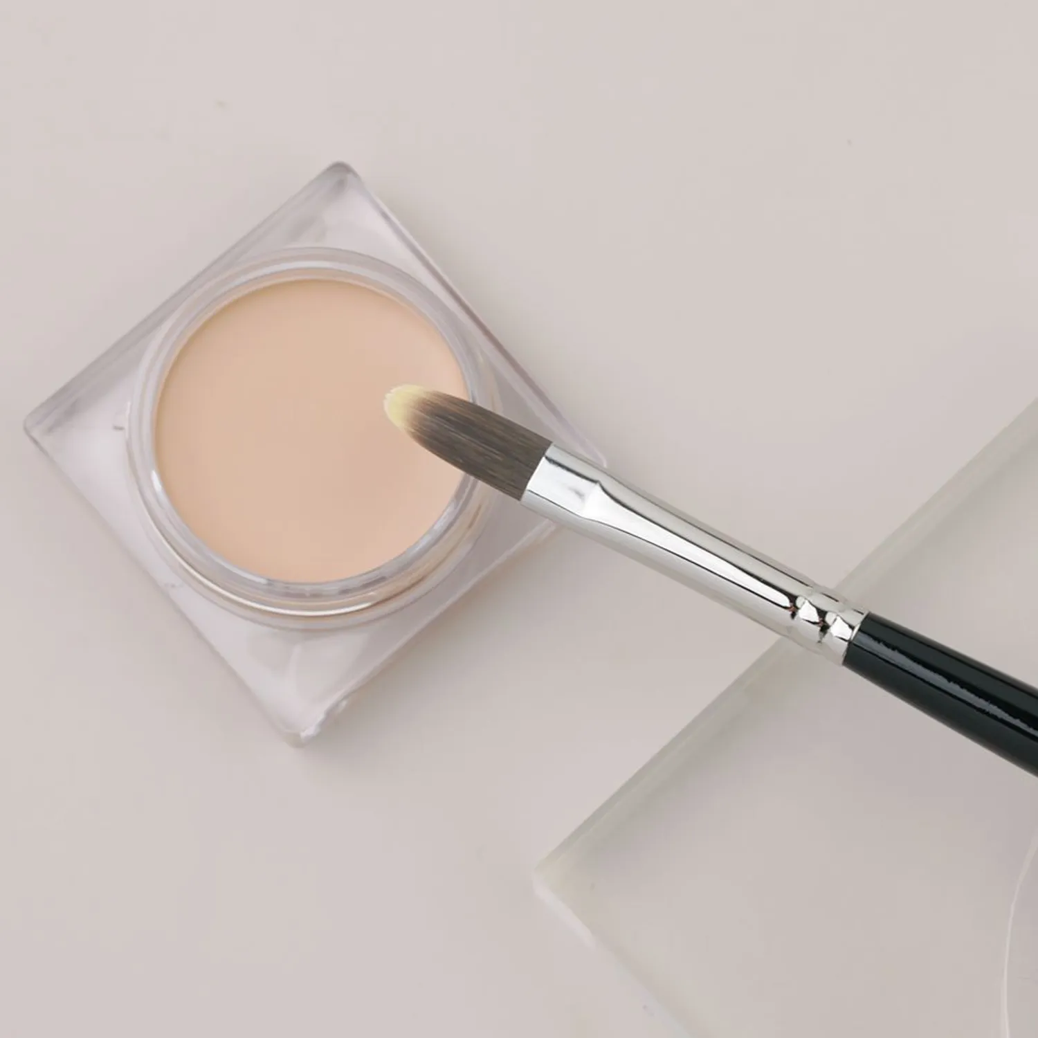 156 Concealer Brush, 1ea, 1pack - Image 2