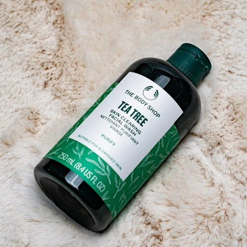 Tea Tree Skin Clearing Facial Wash, 250ml, 1pack - Image 3