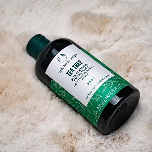 Tea Tree Skin Clearing Facial Wash, 250ml, 1pack - Image 4