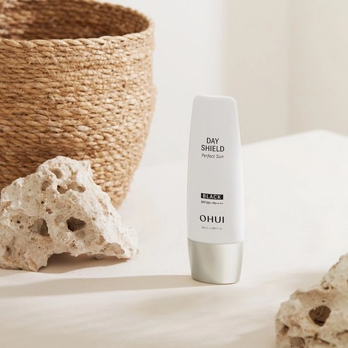 Day Shield Perfect Sun Black [SPF50+/PA++++], 50ml, 1ea - Image 3