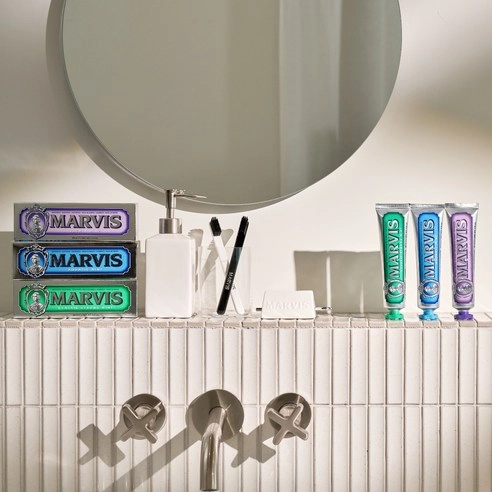 Classic Strong Mint Toothpaste - Image 3