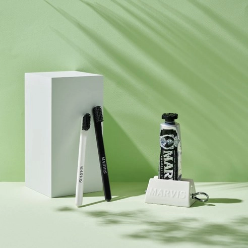 Black Toothbrush - Image 4