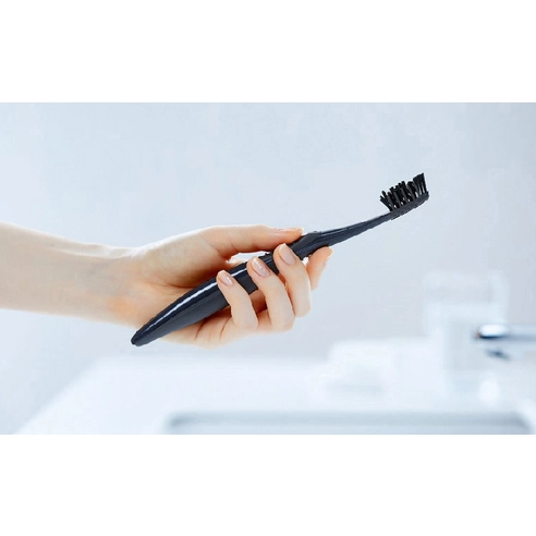 Cross Action Whitening Charcoal Toothbrush - Image 9