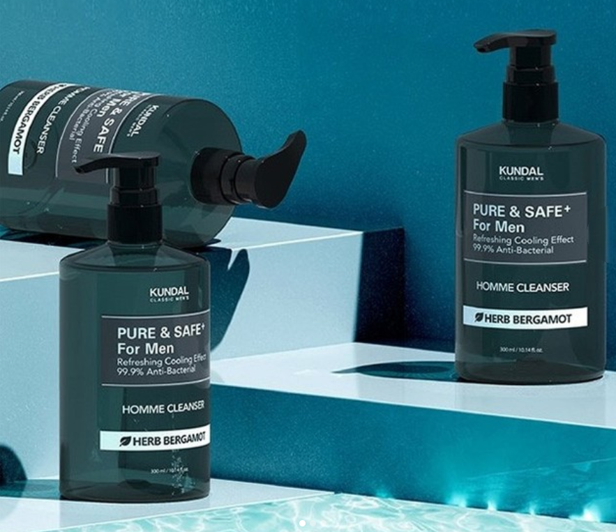 Pure & Safe Cooling Homme Cleanser - Image 2