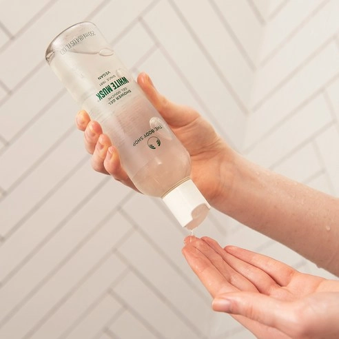 White Musk Shower Gel, 250ml, 1pack - Image 2