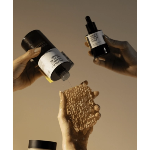 Propolis Vitamin C, B3, B5, B6 Toner - Image 3