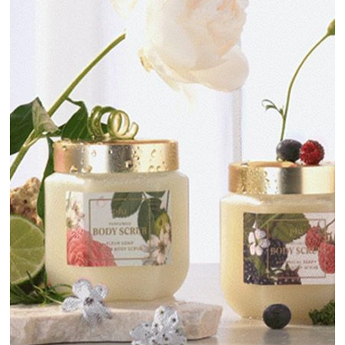 Perfumed Sea Salt Body Scrub [Fleur Soap] - Image 4