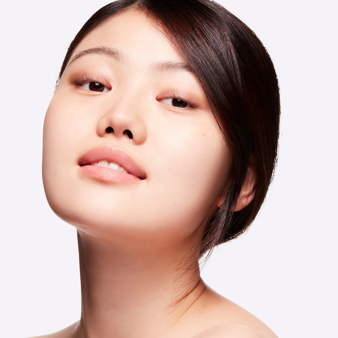 Radiance Moisturizing + Illuminating Silky Primer, 30ml, White, 1pack - Image 4