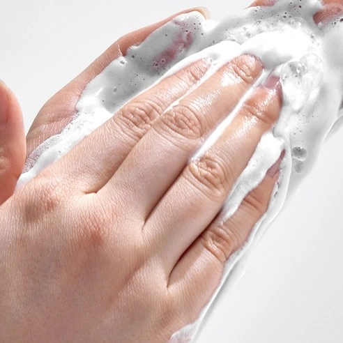 Red Lacto Collagen Clear Foam Cleanser 2.0 - Image 6