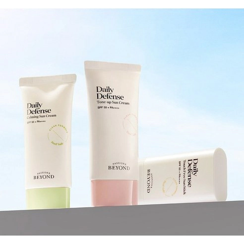 Daily Defense Calming Sun Cream - Image 3