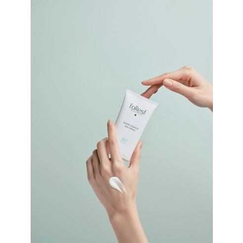 Watery Essence Sun Cream - Image 4