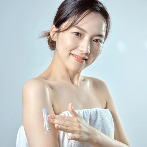 The Body In-Shower Tone-up Cream [Pear and Freesia] - Image 2