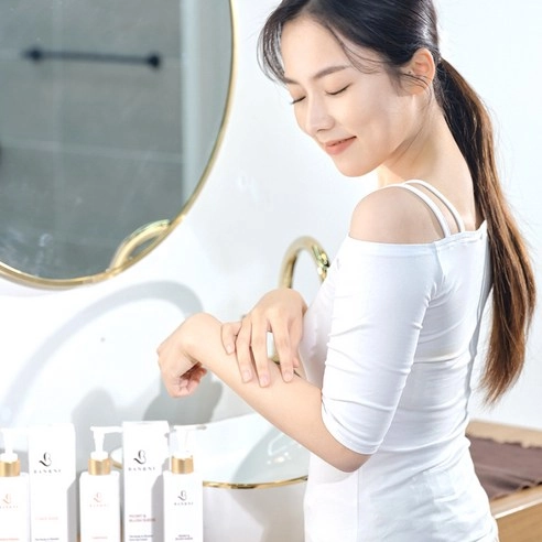 The Body In-Shower Tone-up Cream [Pear and Freesia] - Image 6