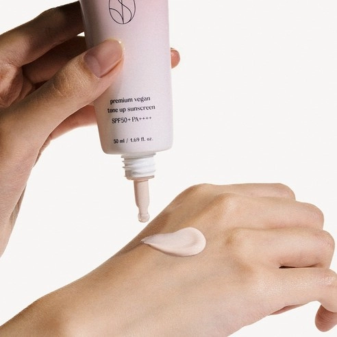 Premium Vegan Tone-Up Sun Cream [SPF50+/PA++++], 50ml, 1pack - Image 2