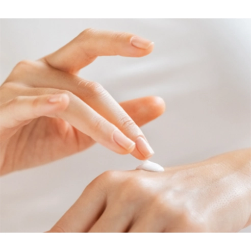 Double Moisturising Hand & Nail Cream, 50ml, 1pack - Image 3