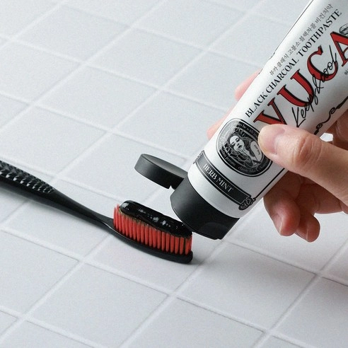 Classic Black Charcoal Toothpaste [Herb Mint Scent] - Image 6