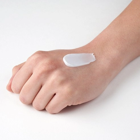 Homme Hydrating All-In-One Lotion - Image 3