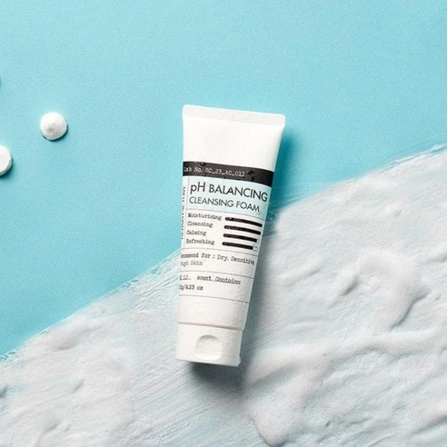 pH Balancing Cleansing Foam - Image 3