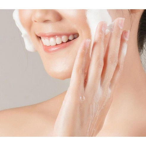 pH Balancing Cleansing Foam - Image 5