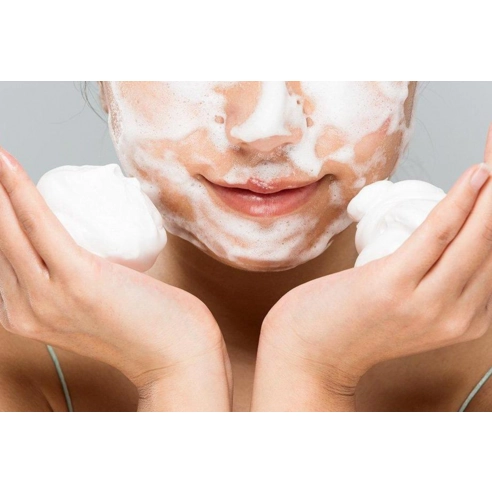 pH Balancing Cleansing Foam - Image 6