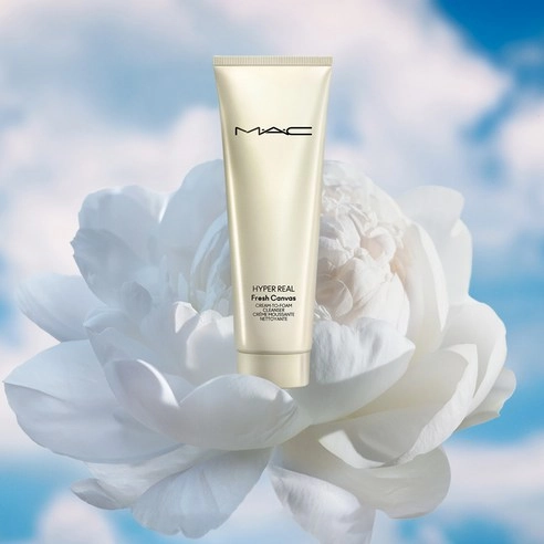 Hyper Real Fresh Canvas Cream-To-Foam Cleanser, 125ml, 1pack - Image 2