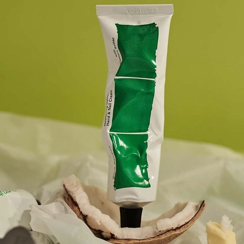 Black Bamboo Nourishing Calming Hand & Nail Cream, 50ml, 1pack - Image 4