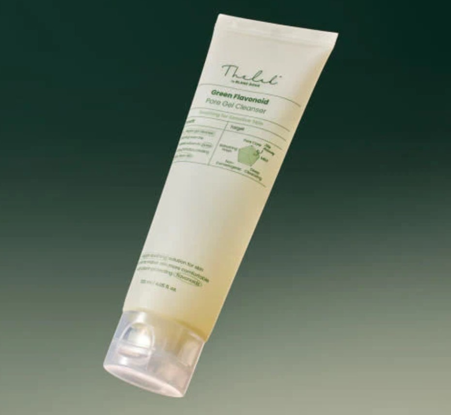 Green Flavonoid Pore Gel Cleanser - Image 2