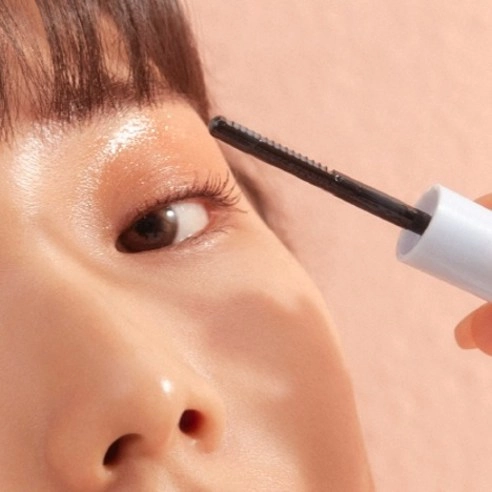 Easy Wash Mascara Remover - Image 3