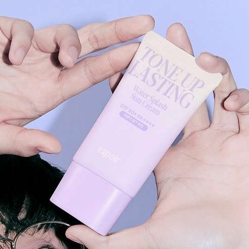 Water Splash Tone-Up Lasting Sun Cream [SPF50+/PA++++] - Image 3