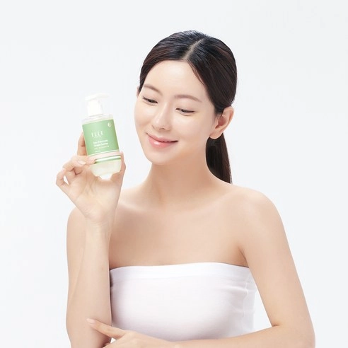 Eau Thermale Green Barley Gel Cleanser - Image 3