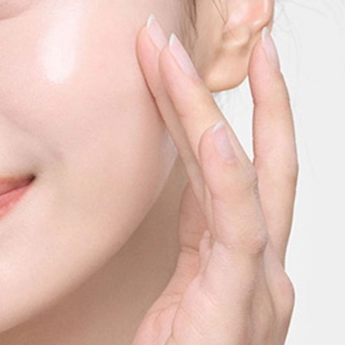 Vitamin C Tone-Up Sunscreen [SPF50+/PA++++] - Image 5