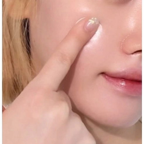 Vitamin C Tone-Up Sunscreen [SPF50+/PA++++] - Image 7