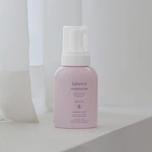 Pure & Bubble Mild Acidic Feminine Cleanser - Image 2