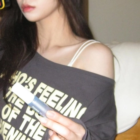 Blue Calming Vegan Cuticle Oil - Image 3