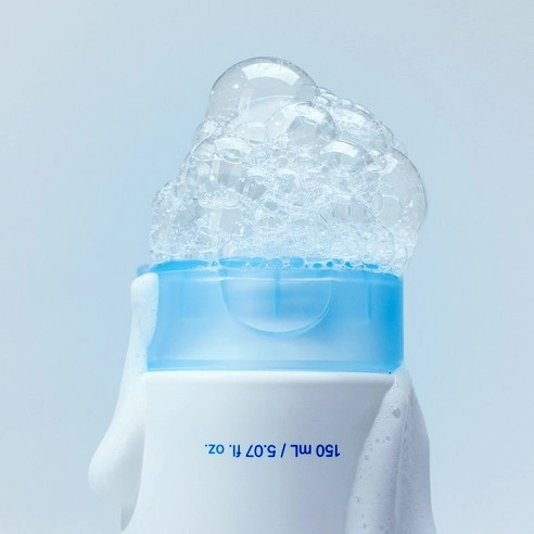 Hyalcube Flooding Cleansing Foam - Image 5