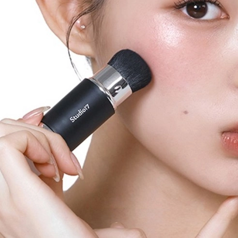 Dual Silicone Blusher Brush, 1pack - Image 8