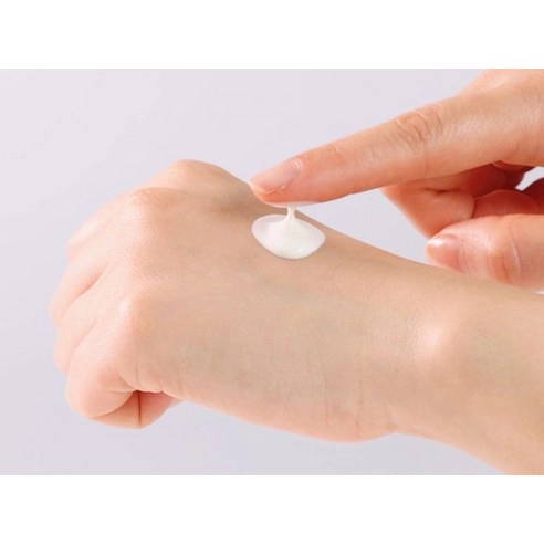 Hyaluron Water Barrier Sun Serum - Image 4