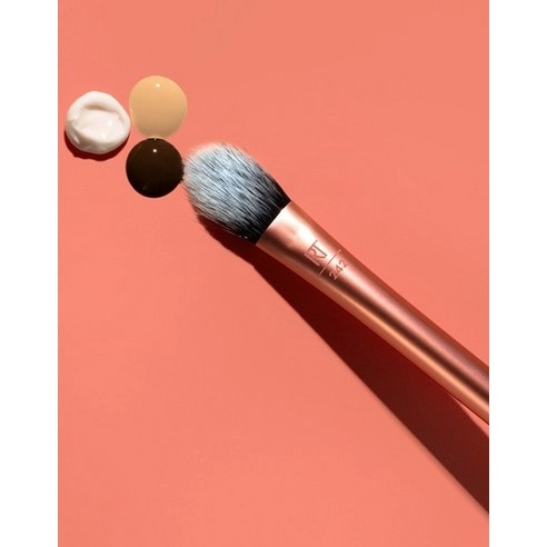 Brightening Concealer Brush, 1ea, 1pack - Image 3