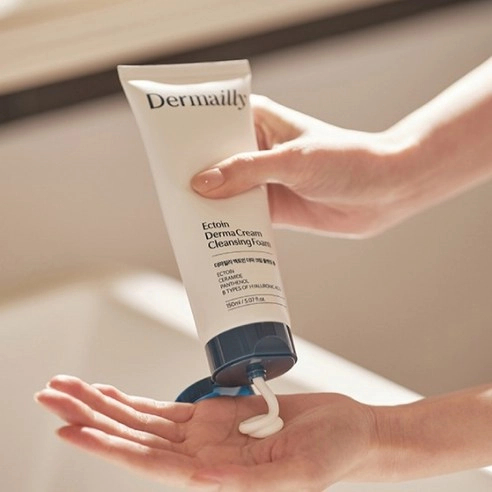 Ectoine Derma Cream Cleansing Foam - Image 5
