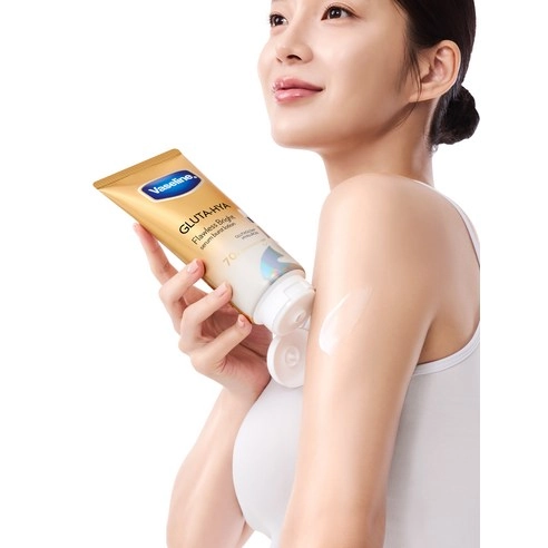 Gluta-Hya Flawless Bright Serum Burst Lotion, 170ml - Image 3