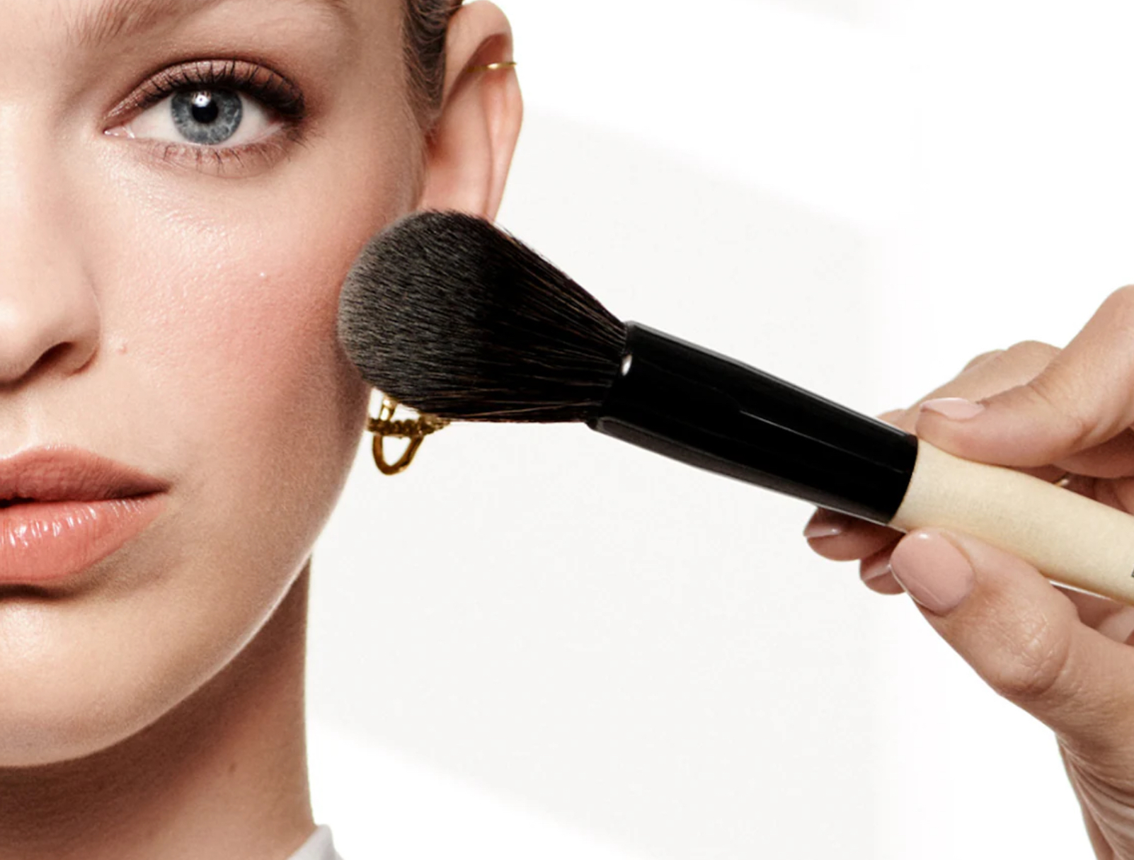 Sheer Powder Brush, Mixed Colors, 1pack - Image 2