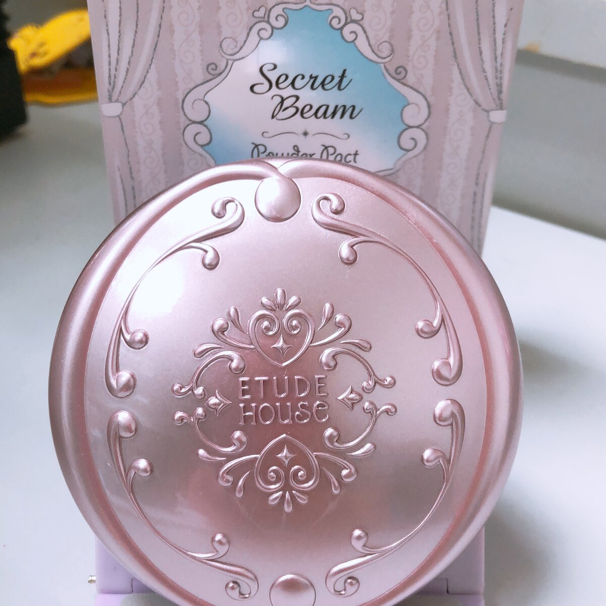 Secret Beam Powder Pact, 15g, NO2 Light Pearl Beige, 1pack - Image 3