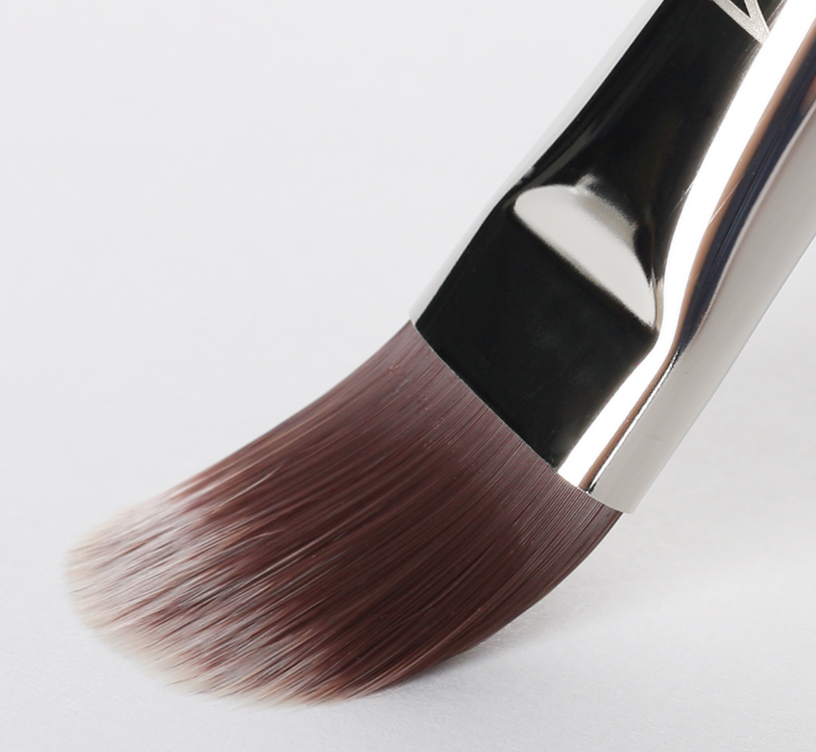 Secret Foundation Brush V51, 1pack - Image 4