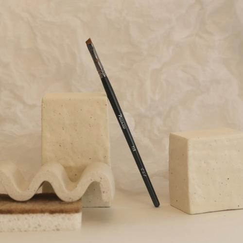718 Eyebrow Brush, 1ea, 1pack - Image 2
