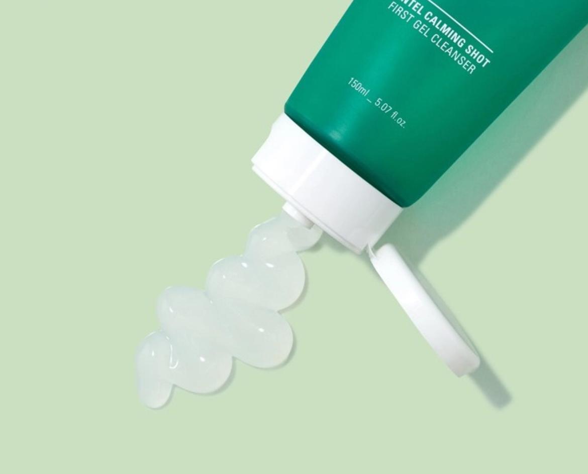 Centella Calming Shot First Gel Cleanser - Image 3