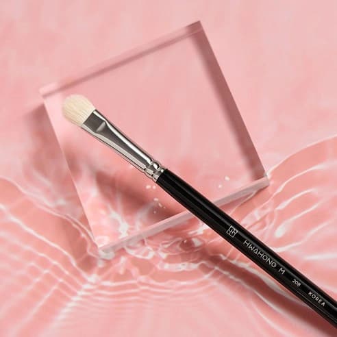 208 Eyeshadow Brush, 1ea, 1pack - Image 4