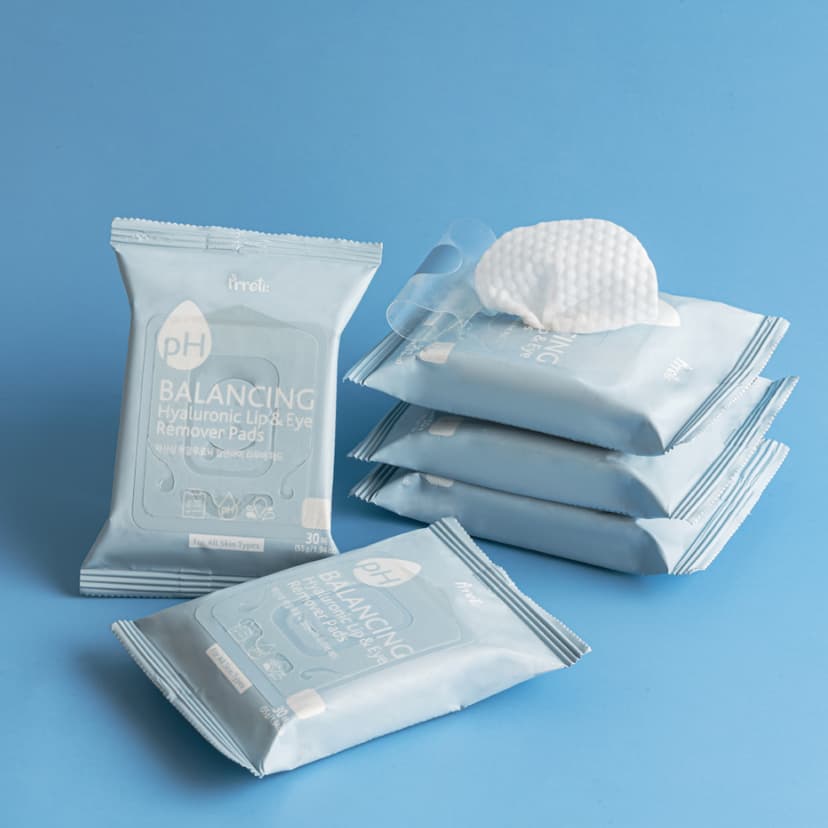 pH Balancing Hyaluronic Lip & Eye Remover Pads - Image 2