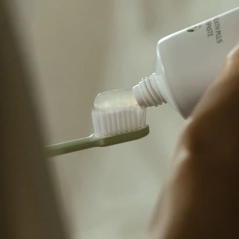Fresh Breath Plus Toothpaste, 100g - Image 3